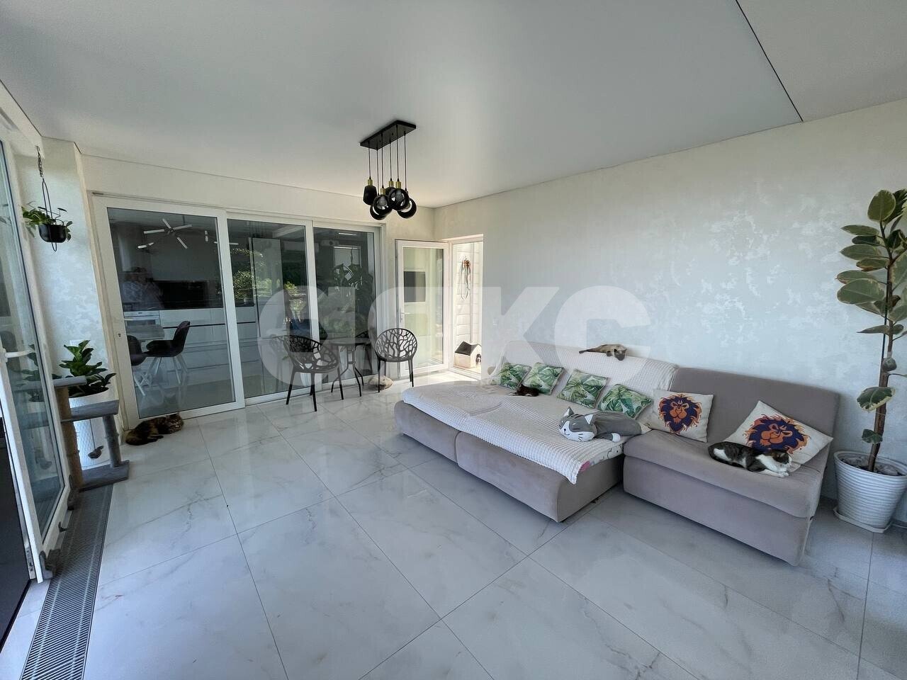 Фото №5: Дом <span class="whitespace-nowrap">240 м²</span> <span class="whitespace-nowrap">+ 6 сот.</span>, <span class="whitespace-nowrap">4 эт.</span> - Горячий Ключ, мкр. Курортная Зона, ул. Берёзовая