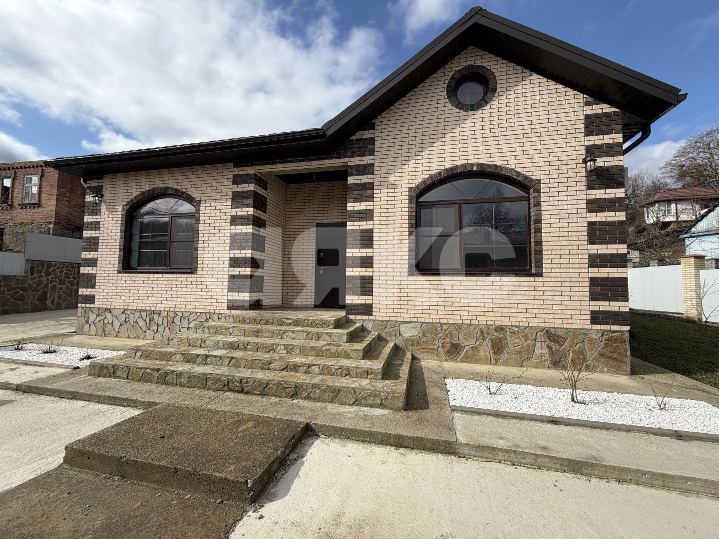 Фото №2: Дом 100 м² + 4.5 сот. - Горячий Ключ, Курортная Зона, мкр. Курортная Зона, ул. Щорса