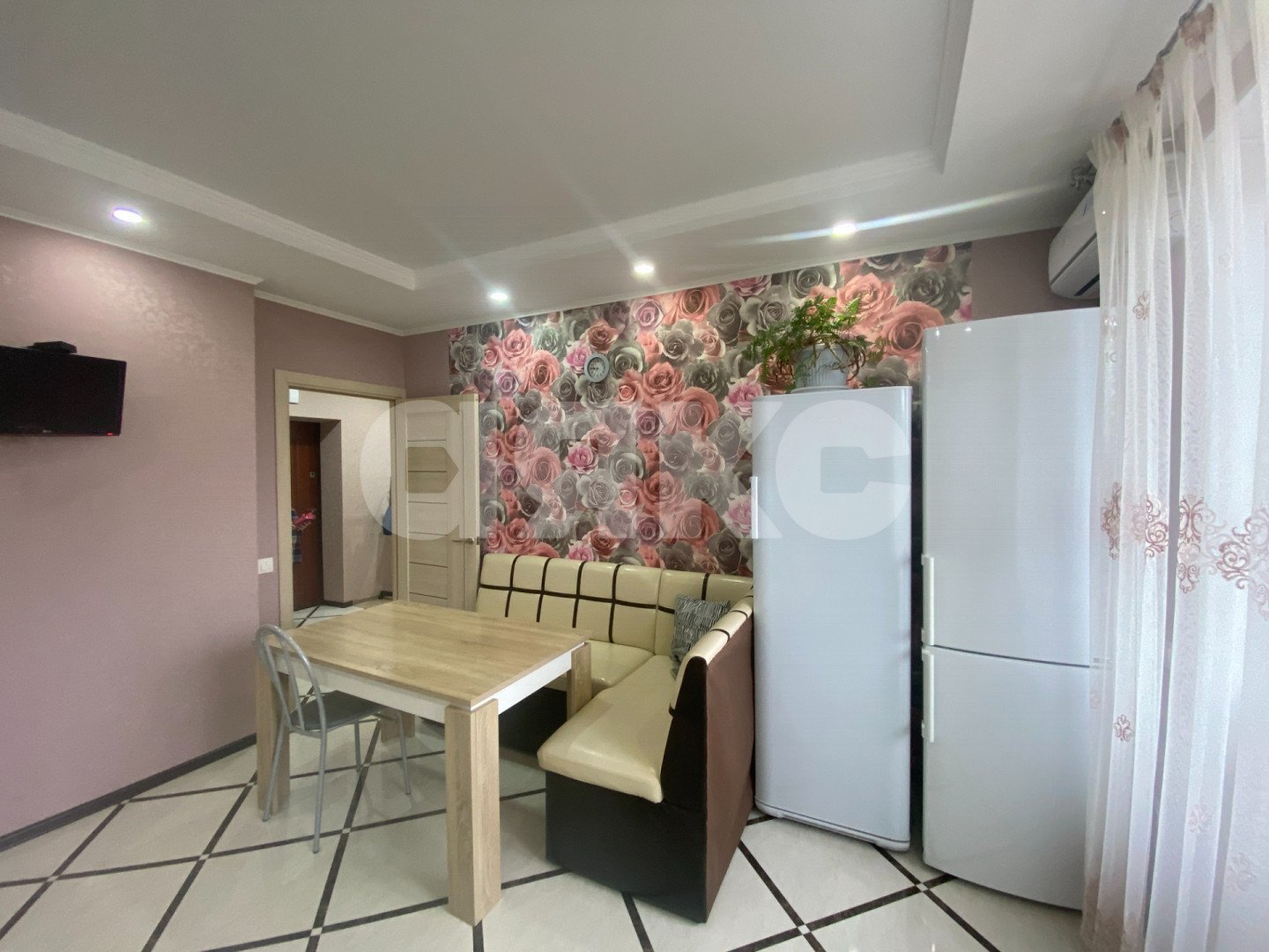 Фото №3: 2-комнатная квартира 72 м² - Горячий Ключ, Администрация, ул. Озёрная, 10