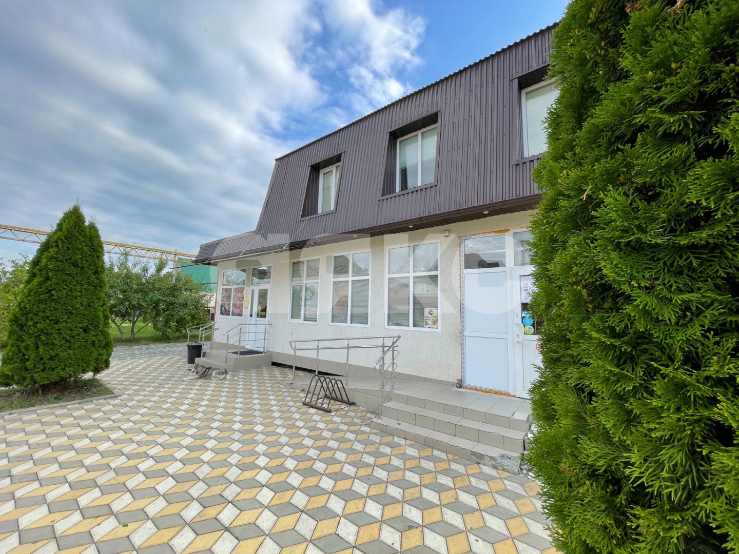 Фото №1: Торговое помещение 150 м² - Горячий Ключ, Развилка, б-р имени Поляничко, 10А