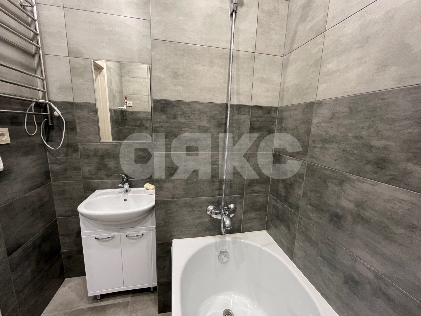 Фото №7: 1-комнатная квартира <span class="whitespace-nowrap">41 м²</span>, <span class="whitespace-nowrap">5/5 эт.</span> - Горячий Ключ, Курортная Зона, мкр. жилой комплекс Предгорье, ул. Псекупская, 2А