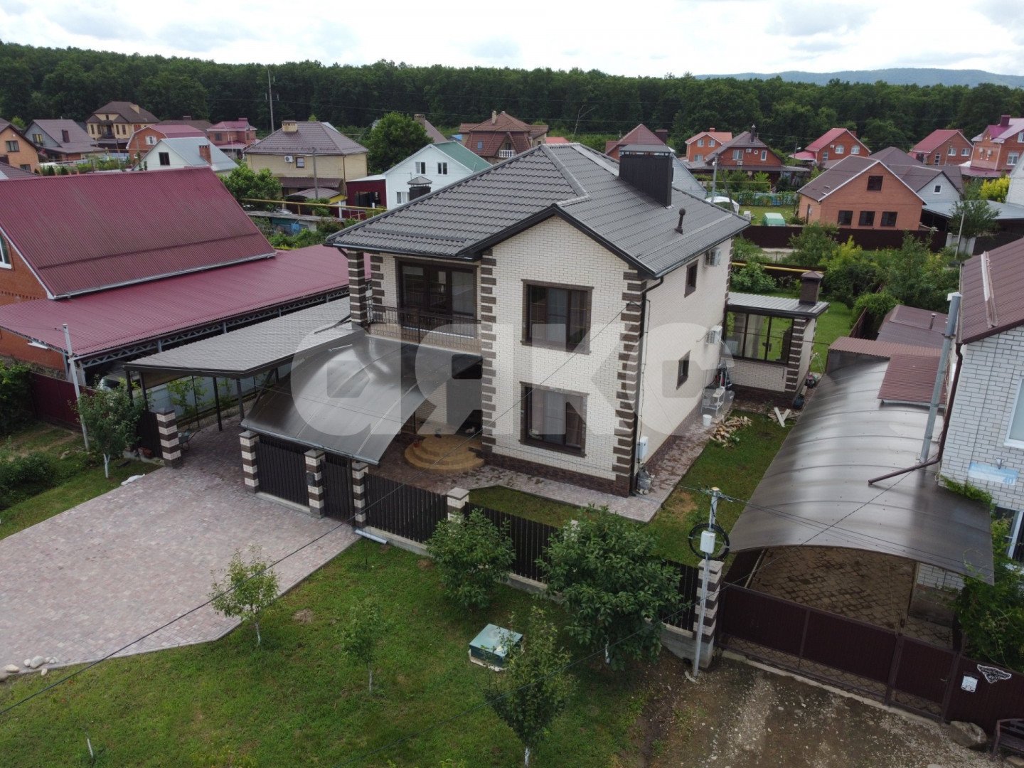 Фото №2: Дом 180 м² + 8 сот. - Горячий Ключ, Развилка, б-р имени Поляничко