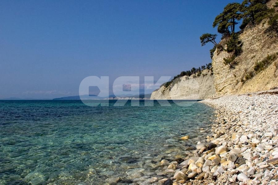 Фото №34: Дом 700 м² + 6 сот. - Геленджик, мкр. Голубая Бухта, ул. Кипарисовая, 9