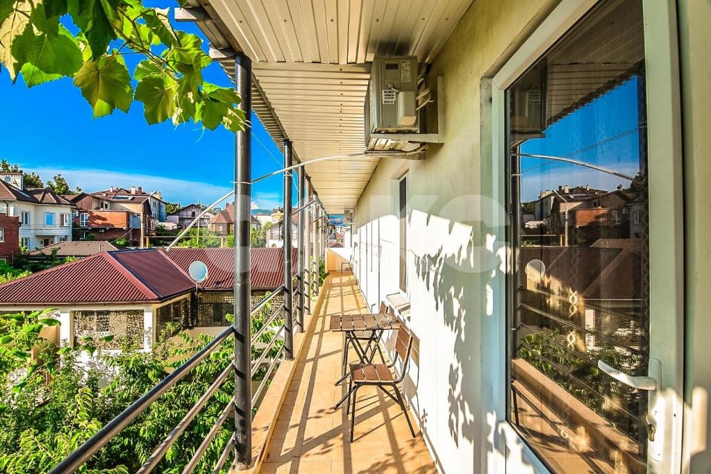 Фото №1: Дом 700 м² + 6 сот. - Геленджик, мкр. Голубая Бухта, ул. Кипарисовая, 9