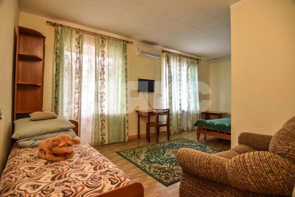 Фото №5: Дом 700 м² + 6 сот. - Геленджик, мкр. Голубая Бухта, ул. Кипарисовая, 9