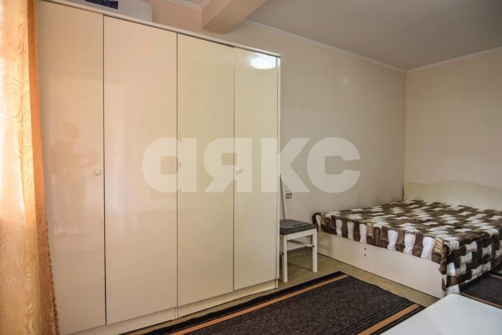 Фото №13: Дом 700 м² + 6 сот. - Геленджик, мкр. Голубая Бухта, ул. Кипарисовая, 9