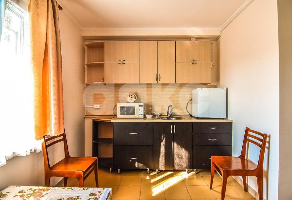 Фото №2: Дом 700 м² + 6 сот. - Геленджик, мкр. Голубая Бухта, ул. Кипарисовая, 9