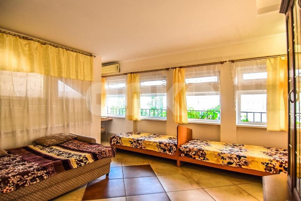 Фото №26: Дом 700 м² + 6 сот. - Геленджик, мкр. Голубая Бухта, ул. Кипарисовая, 9