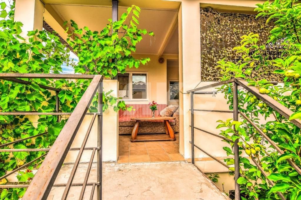 Фото №37: Дом 700 м² + 6 сот. - Геленджик, мкр. Голубая Бухта, ул. Кипарисовая, 9