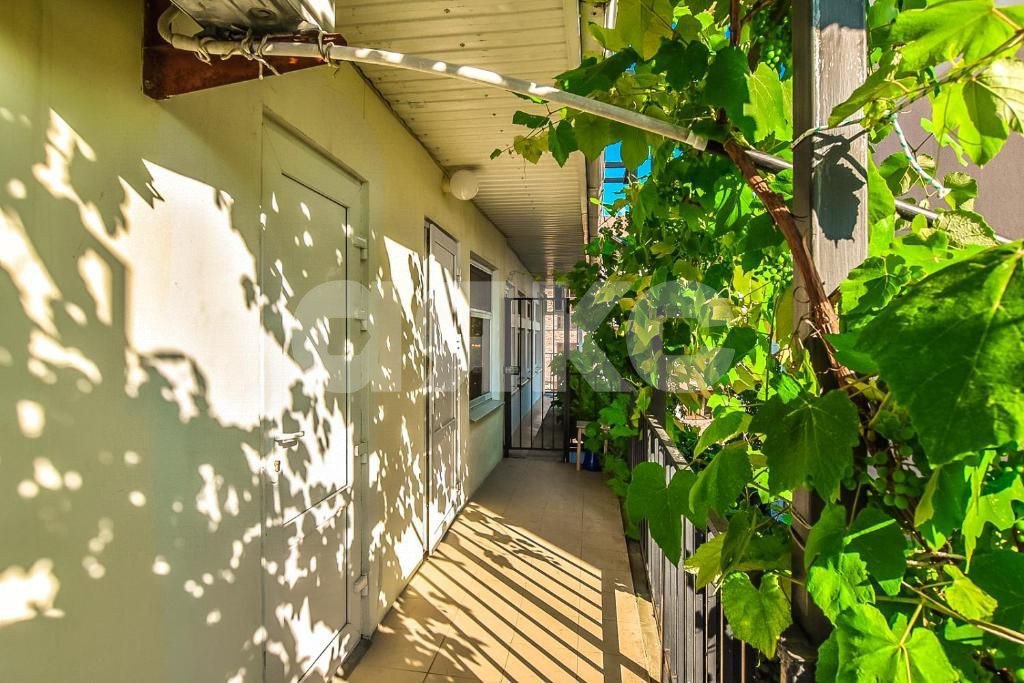 Фото №27: Дом 700 м² + 6 сот. - Геленджик, мкр. Голубая Бухта, ул. Кипарисовая, 9