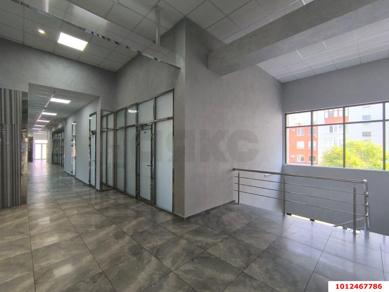 Фото №3: Офисное помещение <span class="whitespace-nowrap">26 м²</span>, <span class="whitespace-nowrap">3/3 эт.</span> - Краснодар, мкр. Западный внутригородской округ, ул. имени Дзержинского, 14