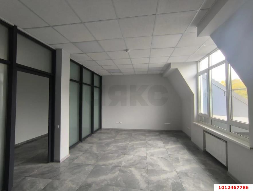 Фото №5: Офисное помещение <span class="whitespace-nowrap">26 м²</span>, <span class="whitespace-nowrap">3/3 эт.</span> - Краснодар, мкр. Западный внутригородской округ, ул. имени Дзержинского, 14
