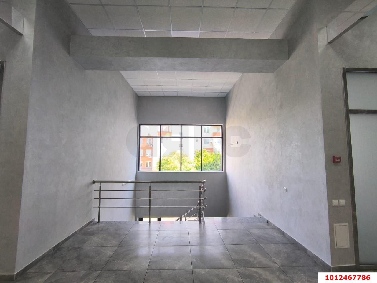 Фото №8: Офисное помещение <span class="whitespace-nowrap">26 м²</span>, <span class="whitespace-nowrap">3/3 эт.</span> - Краснодар, мкр. Западный внутригородской округ, ул. имени Дзержинского, 14