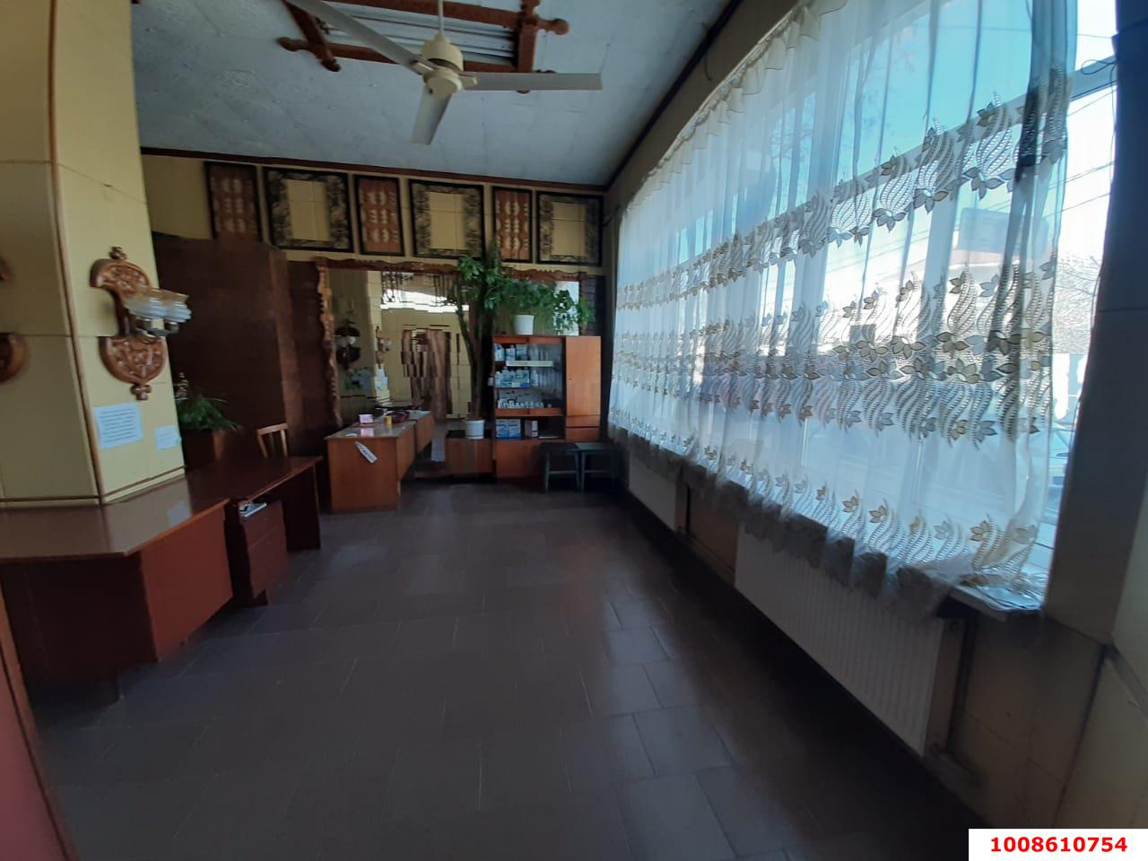Фото №4: Торговое помещение 220 м² - Краснодар, Центральный, ул. Митрофана Седина, 65