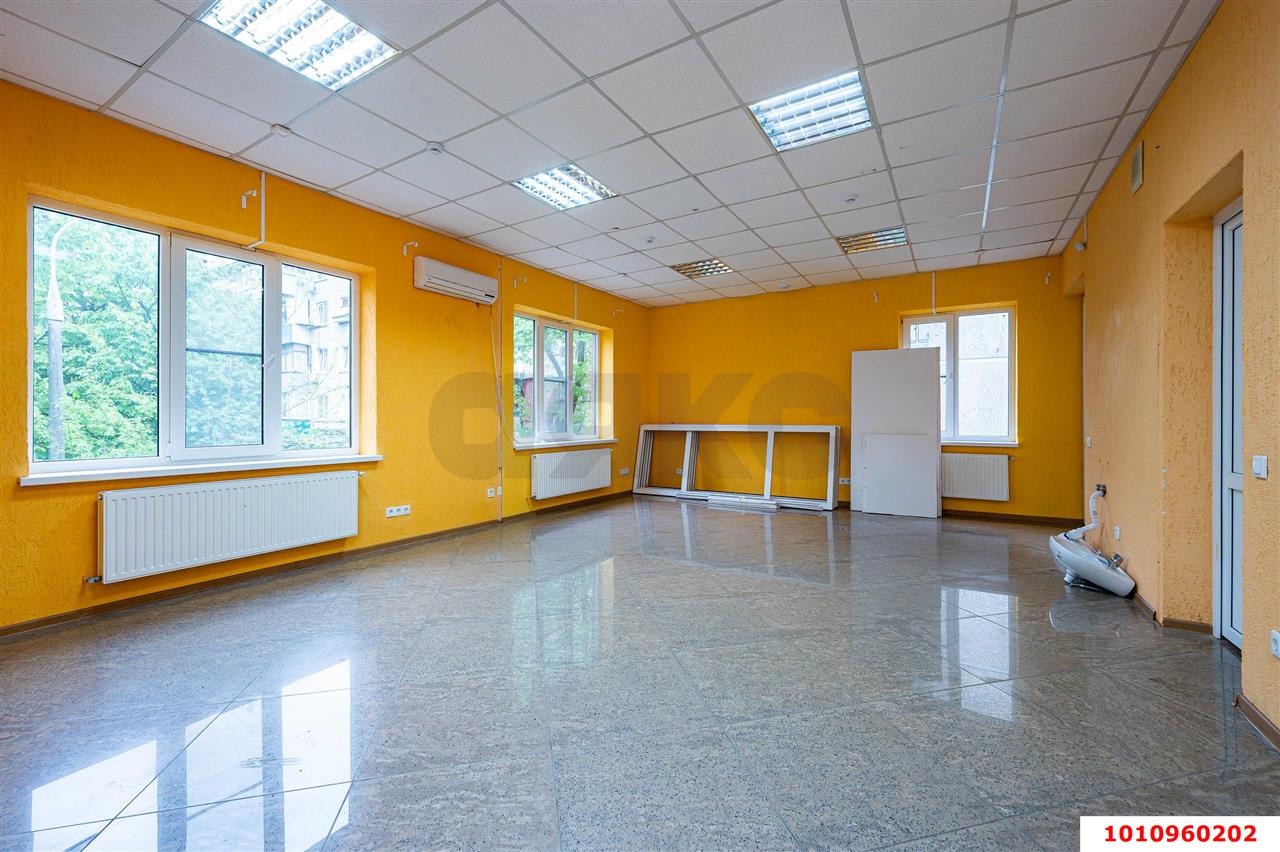 Фото №3: Отдельное здание 230 м² - Краснодар, Гидростроителей, ул. имени Дмитрия Благоева, 24