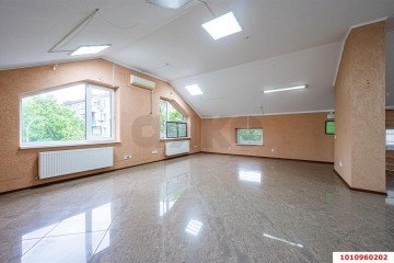 Фото №3: Отдельное здание 223 м² - Краснодар, мкр. Гидростроителей, ул. имени Дмитрия Благоева, 24