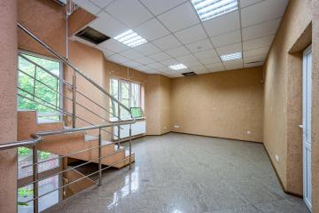 Фото №5: Коммерция 230 м² - Краснодар, мкр. Гидростроителей, ул. имени Дмитрия Благоева, 24