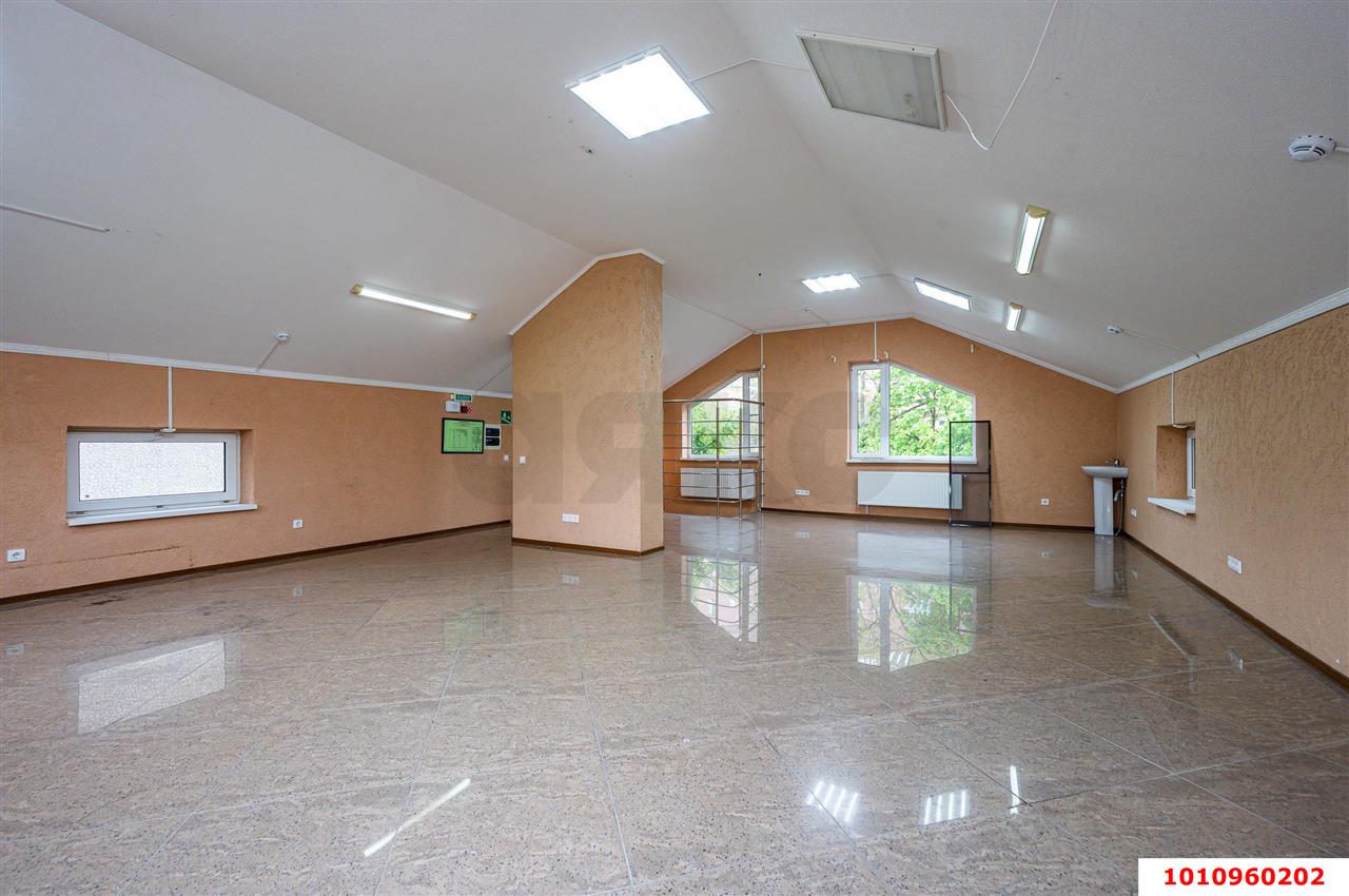 Фото №9: Отдельное здание 230 м² - Краснодар, Гидростроителей, ул. имени Дмитрия Благоева, 24