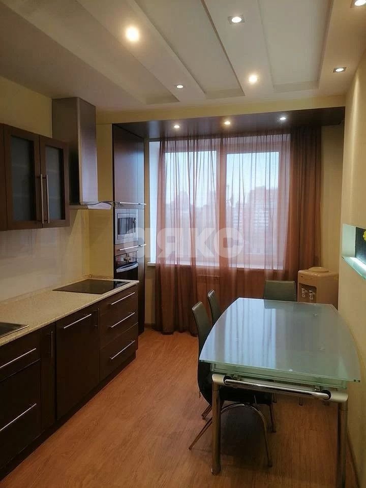 Фото №1: 4-комнатная квартира 105 м² - Ростов-на-Дону, Октябрьский, ул. Лермонтовская, 89А