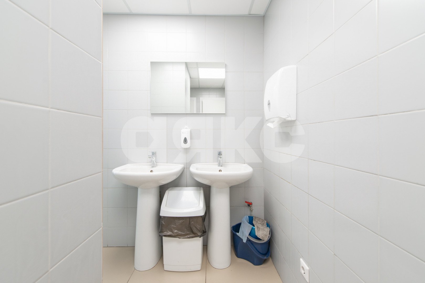 Фото №19: Коммерция 217 м² - Ростов-на-Дону, Ленинский, ул. Максима Горького, 102