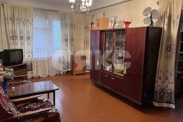 Фото №1: 3-комнатная квартира 48 м² - Ростов-на-Дону, мкр. 15-й, ул. Малиновского, 10