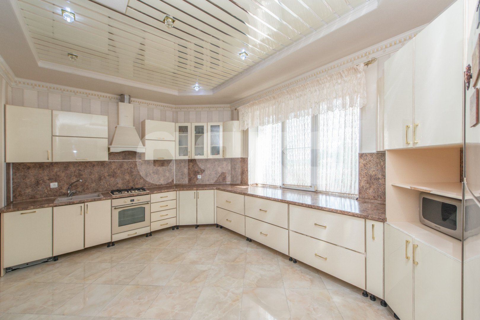 Фото №22: Коттедж 340 м² + 12 сот. - Чалтырь, ул. 50 лет Победы, 69