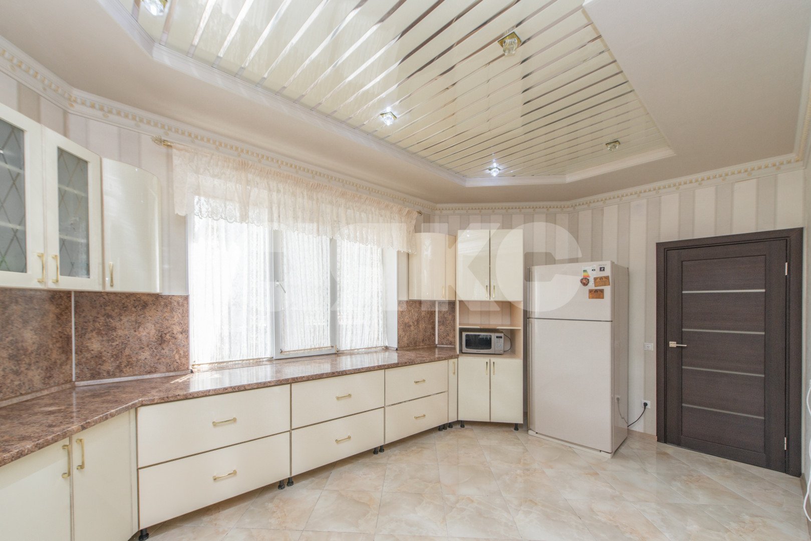 Фото №23: Коттедж 340 м² + 12 сот. - Чалтырь, ул. 50 лет Победы, 69