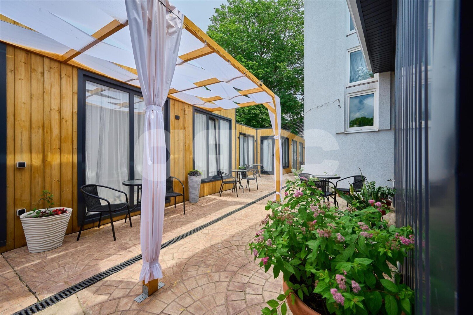 Фото №4: Коммерция <span class="whitespace-nowrap">900 м²</span>, <span class="whitespace-nowrap">1/3 эт.</span> - Архипо-Осиповка, ул. Заречная, 15