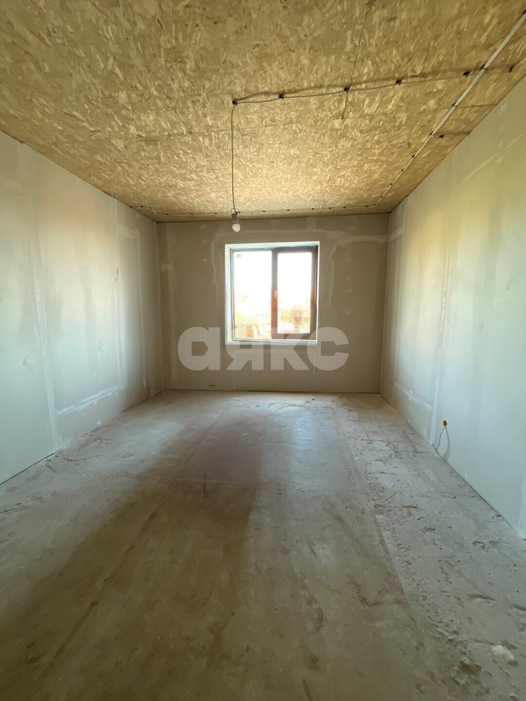 Фото №6: Дом <span class="whitespace-nowrap">243 м²</span> <span class="whitespace-nowrap">+ 8 сот.</span>, <span class="whitespace-nowrap">2 эт.</span> - Ильичёвское, ул. Лазурная