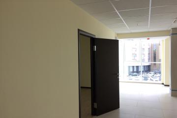 Фото №3: Коммерция 80 м² - Краснодар, мкр. Центральный, ул. Кубанская набережная, 33