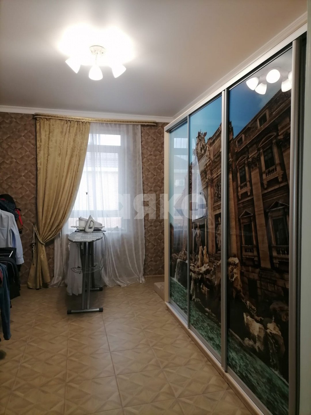 Фото №21: Дом <span class="whitespace-nowrap">250 м²</span> <span class="whitespace-nowrap">+ 8 сот.</span>, <span class="whitespace-nowrap">2 эт.</span> - Махин, п. коттеджный  Махин, пер. Спортивный