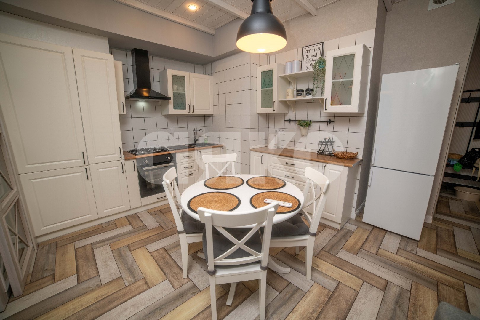 Фото №2: 2-комнатная квартира <span class="whitespace-nowrap">74 м²</span>, <span class="whitespace-nowrap">2/8 эт.</span> - Геленджик, Толстый Мыс, мкр. жилой комплекс Черноморский, ул. Крымская, 19к7