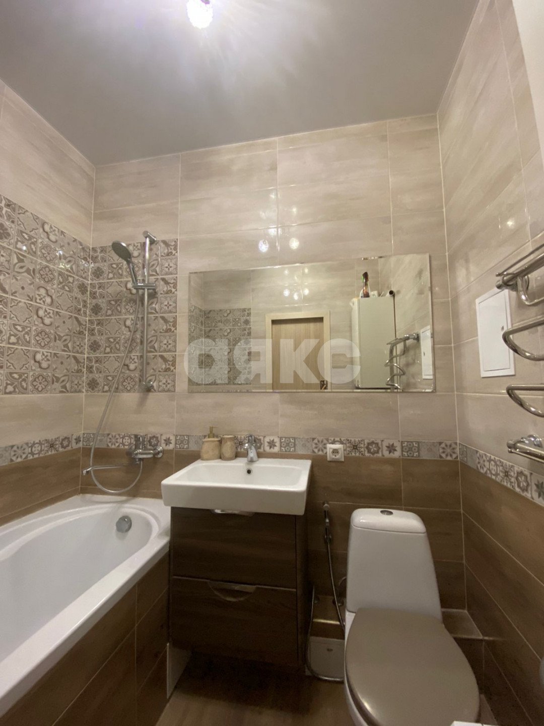 Фото №8: 1-комнатная квартира 38 м² - Ростов-на-Дону, 3-й  Западные Ворота, ул. Ерёменко, 97/29