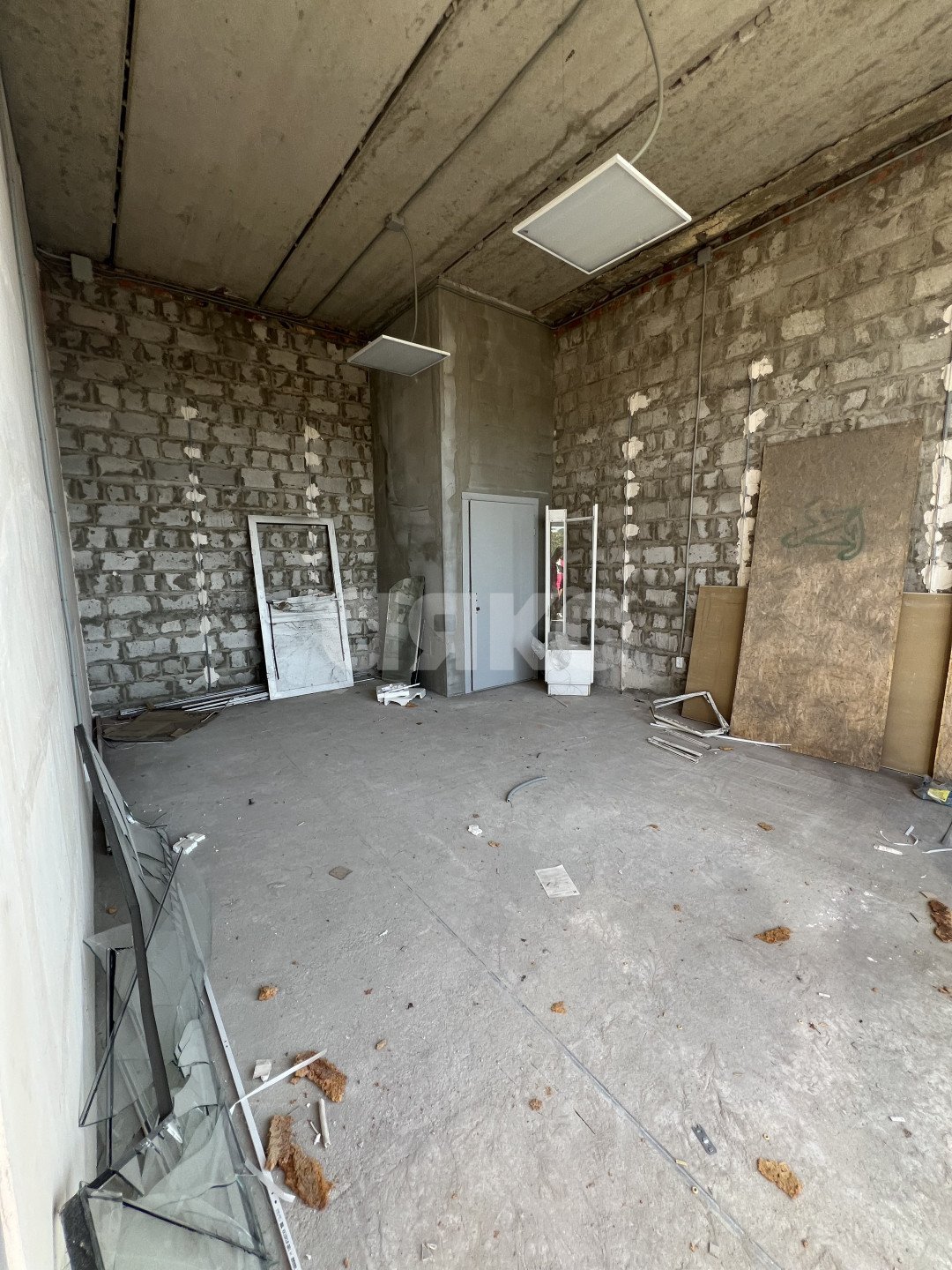 Фото №6: Коммерция 220 м² - Мариуполь, Центральный, ул. Митрополитская, 95