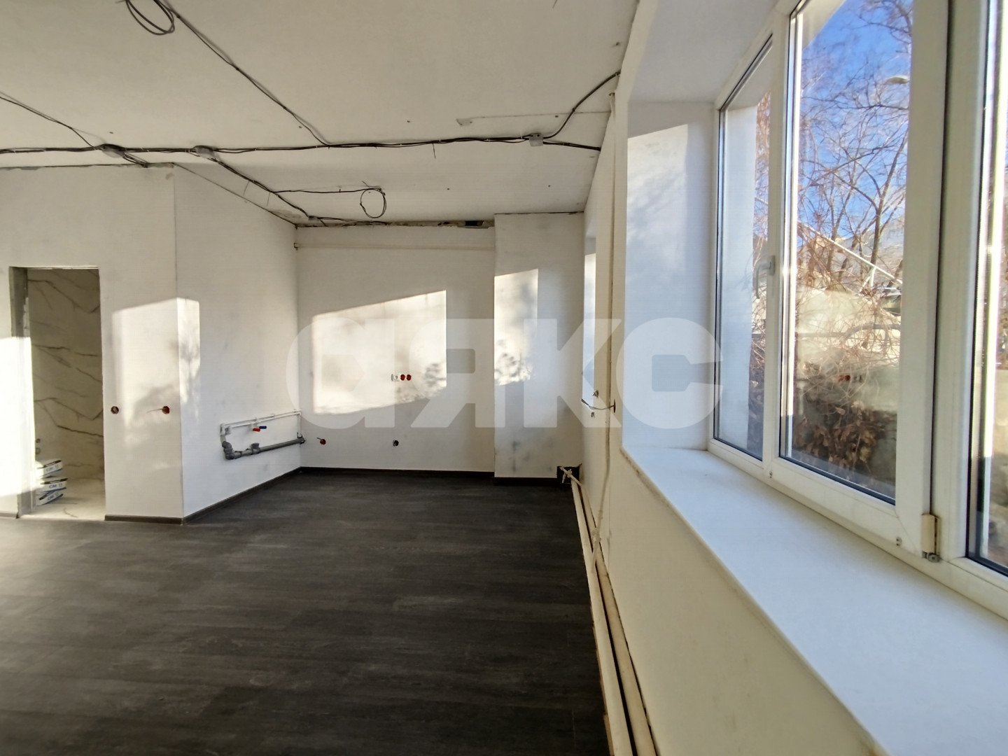 Фото №4: Коммерция 32 м² - Волгоград, Краснооктябрьский, ул. 39-й Гвардейской Дивизии, 8