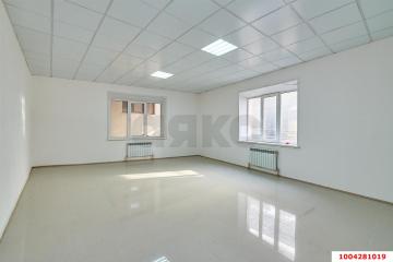 Фото №3: Коммерция 1425 м² - Краснодар, мкр. Центральный, ул. Кубанская Набережная, 38