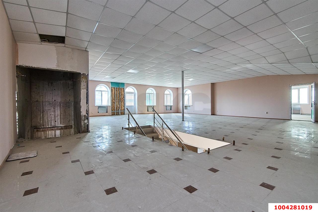 Фото №11: Коммерция 1425 м² - Краснодар, Западный внутригородской округ, мкр. Центральный, ул. Кубанская Набережная, 38