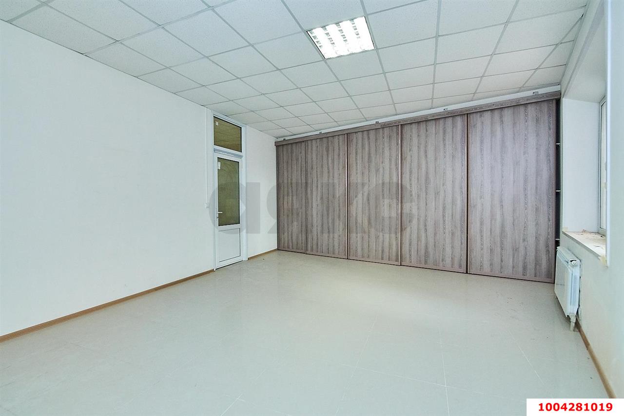 Фото №10: Коммерция 1425 м² - Краснодар, Западный внутригородской округ, мкр. Центральный, ул. Кубанская Набережная, 38