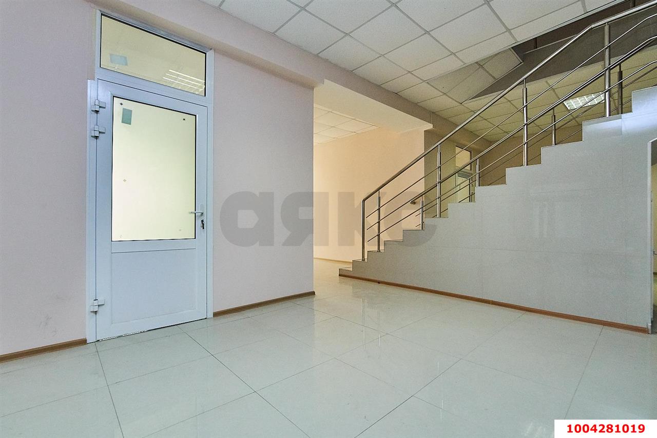 Фото №2: Коммерция 1425 м² - Краснодар, Западный внутригородской округ, мкр. Центральный, ул. Кубанская Набережная, 38