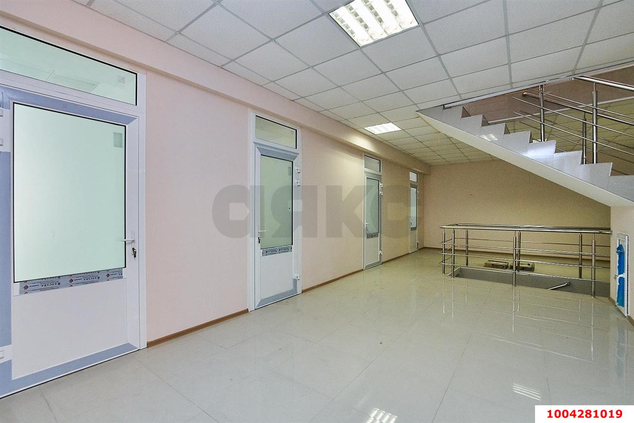 Фото №13: Коммерция 1425 м² - Краснодар, Западный внутригородской округ, мкр. Центральный, ул. Кубанская Набережная, 38