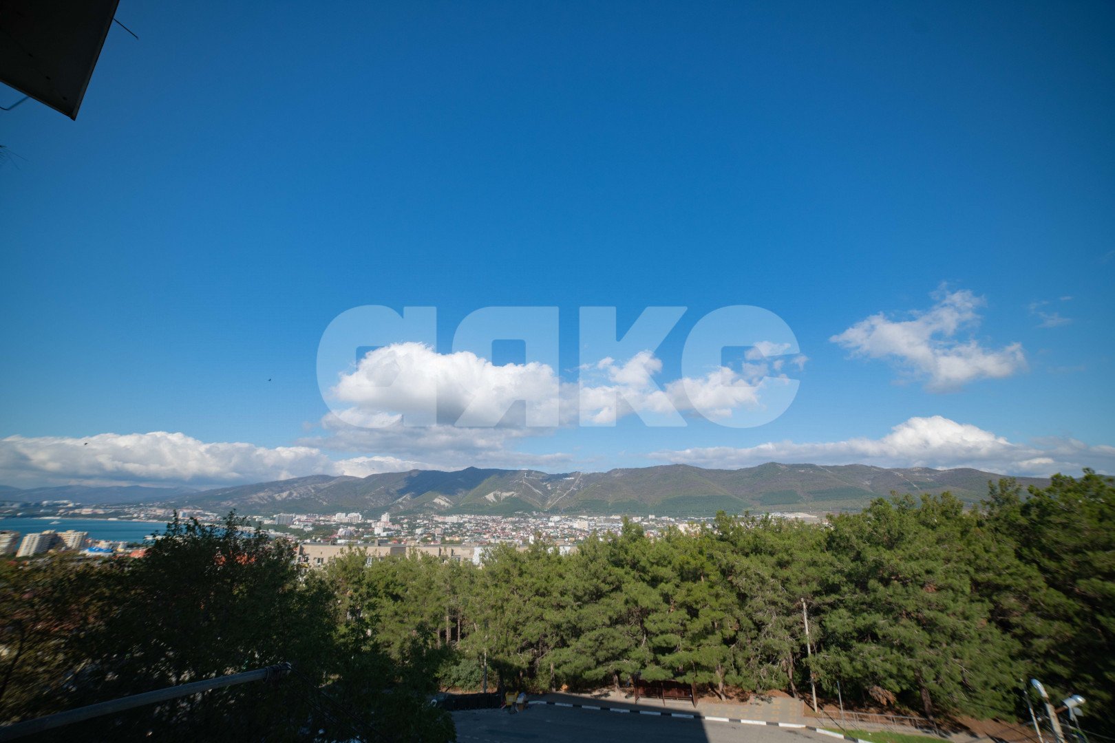 Фото №3: 2-комнатная квартира 51 м² - Геленджик, Парус, 12