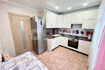 Фото №1: 3-комнатная квартира 81 м² - Нижнекамск, мкр. 34-й, ул. Студенческая, 32