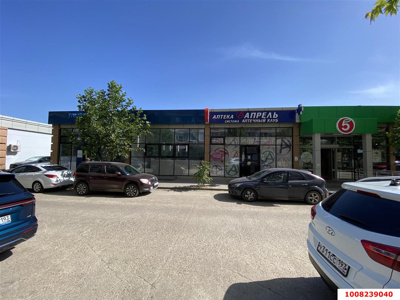 Фото №2: Торговое помещение 1024 м² - Краснодар, жилой комплекс Инсити-Парк, ул. Командорская, 1А