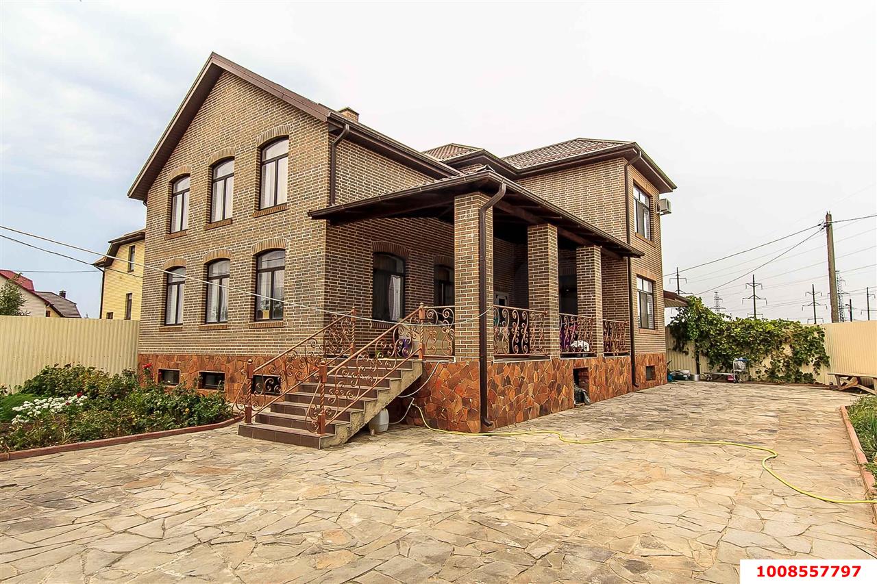 Фото №1: Дом 300 м² + 6.3 сот. - Краснодар, Прикубанский внутригородской округ, мкр. Новый