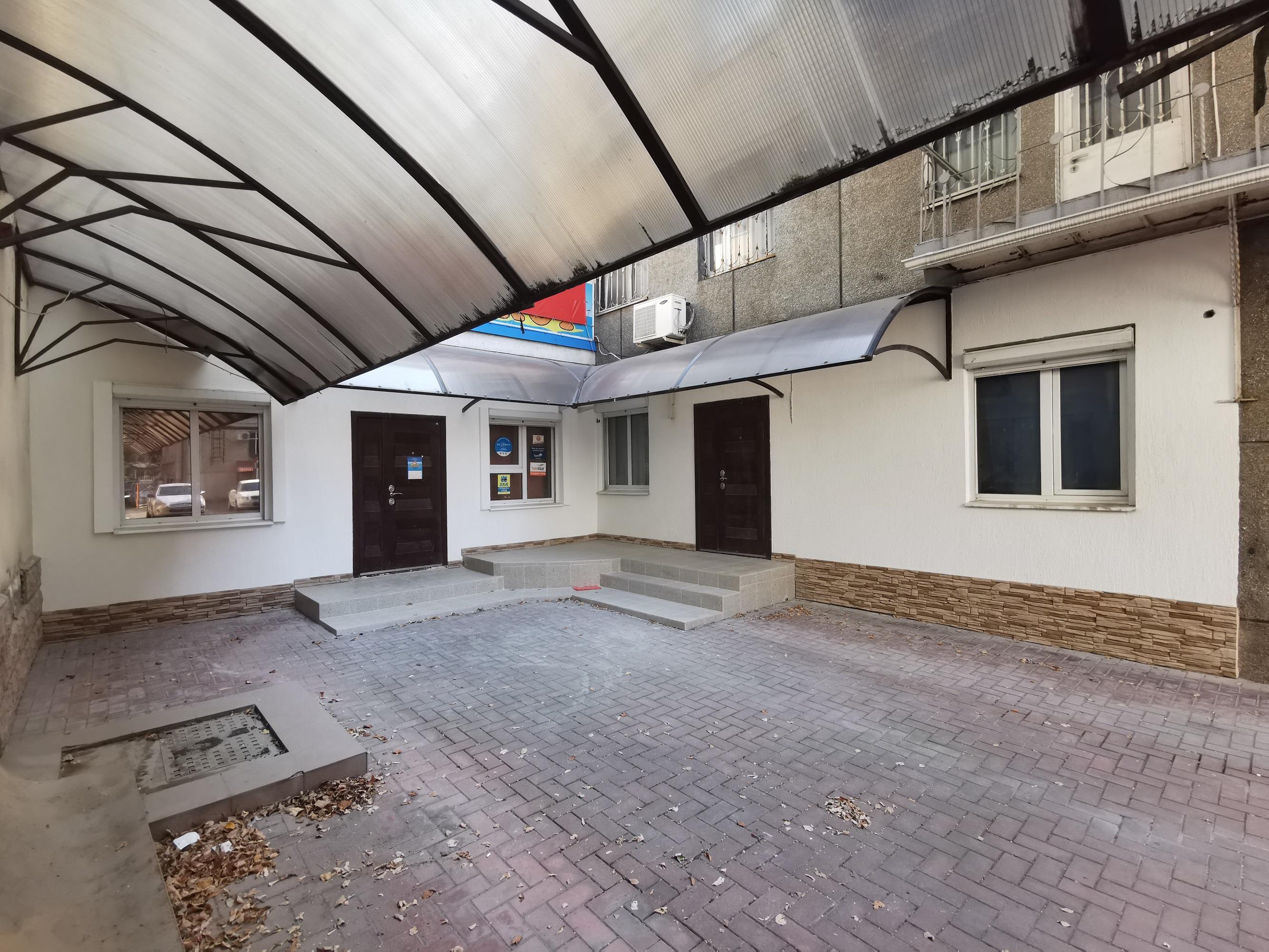 Фото №2: Коммерция 183 м² - Краснодар, мкр. Западный внутригородской округ, ул. Красная, 143/1