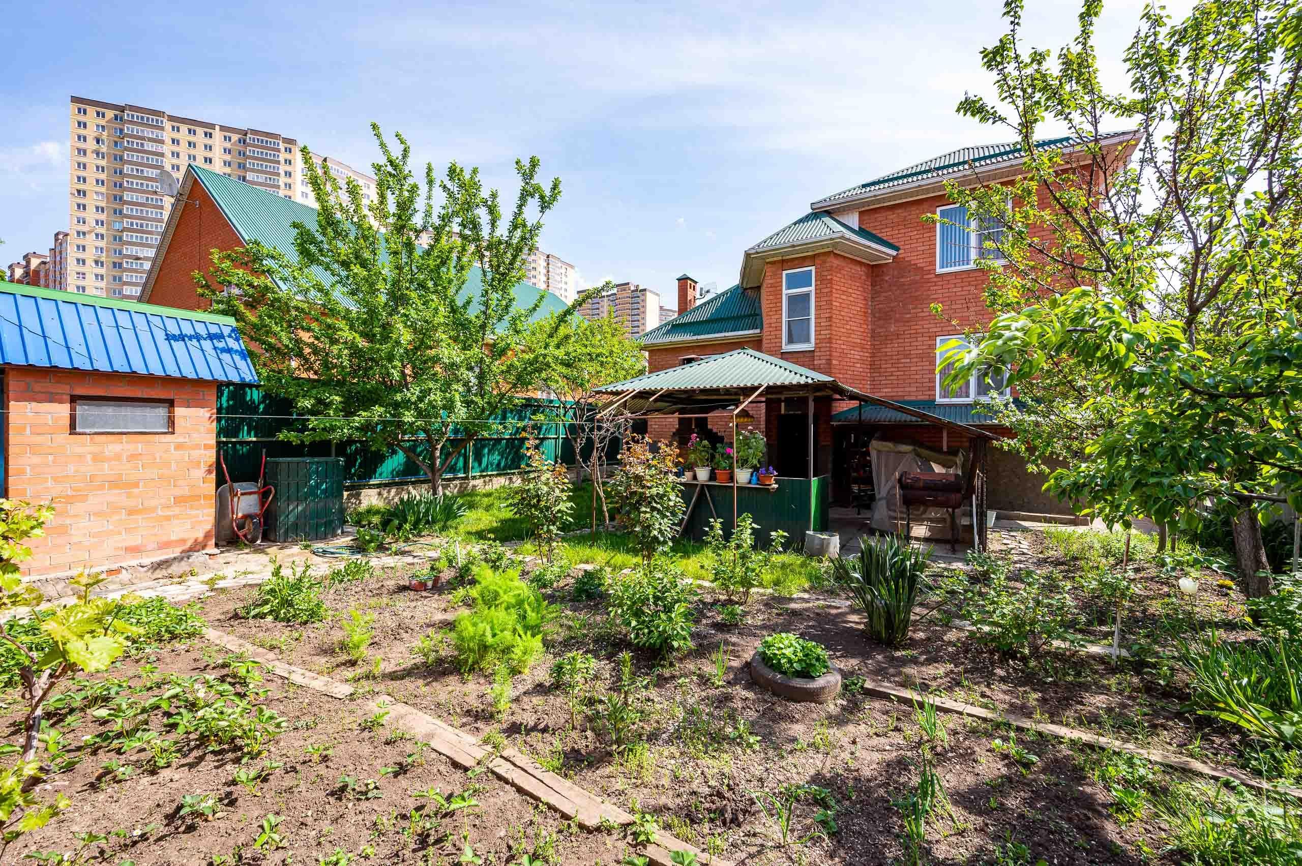 Фото №1: Дом 264 м² + 4.08 сот. - Краснодар, ул. Оренбургская, 45