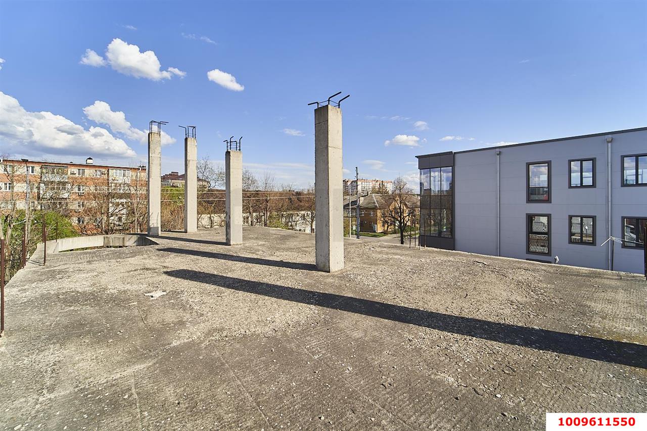 Фото №11: Дом 600 м² + 4 сот. - Краснодар, Западный внутригородской округ, Горогороды, мкр. Центральный, ул. Индустриальная, 83