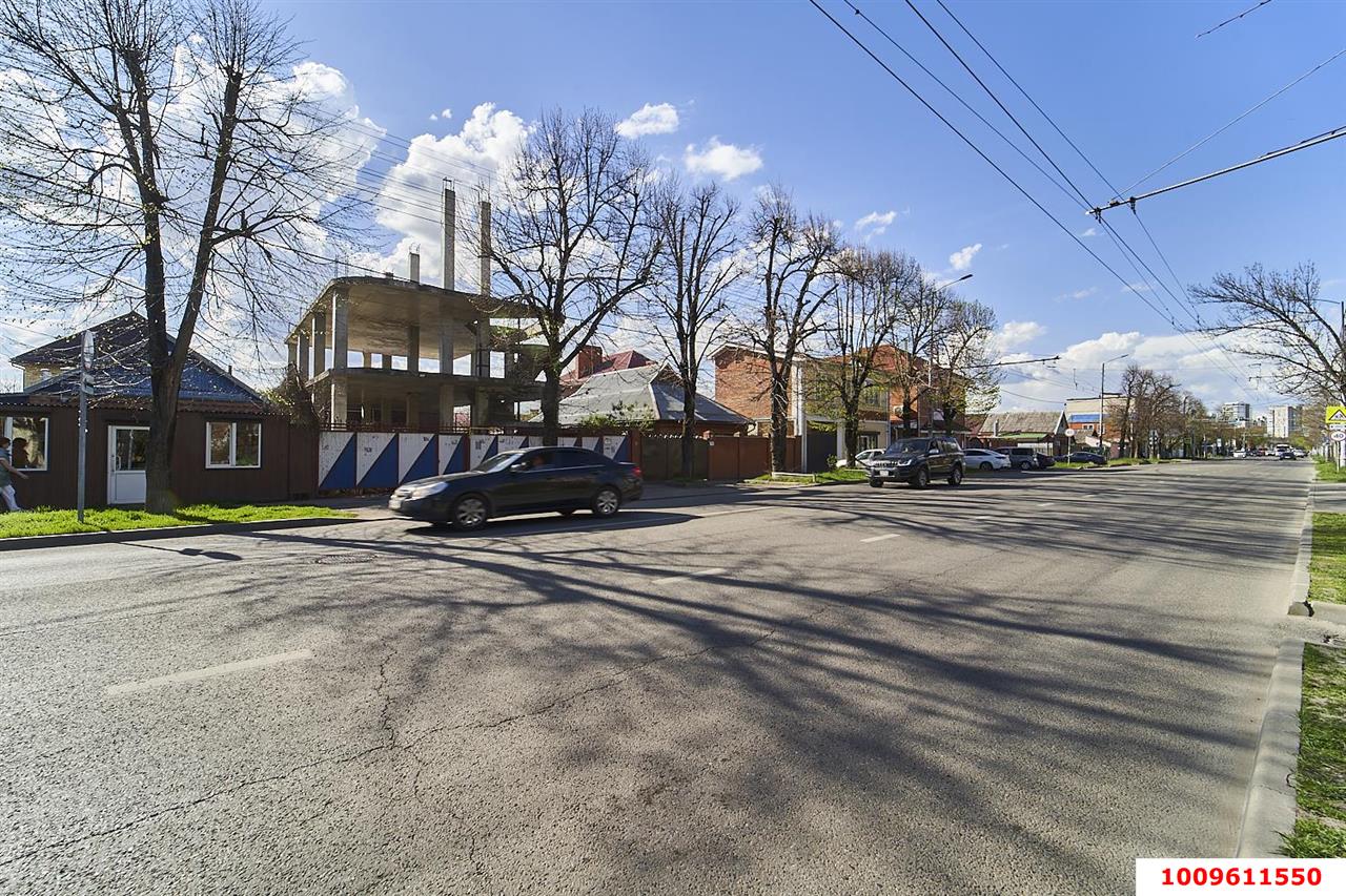 Фото №1: Дом 600 м² + 4 сот. - Краснодар, Западный внутригородской округ, Горогороды, мкр. Центральный, ул. Индустриальная, 83