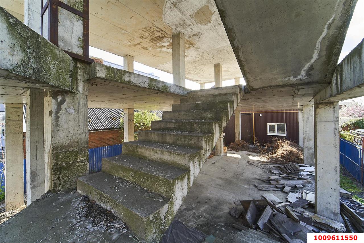 Фото №8: Дом 600 м² + 4 сот. - Краснодар, Западный внутригородской округ, Горогороды, мкр. Центральный, ул. Индустриальная, 83