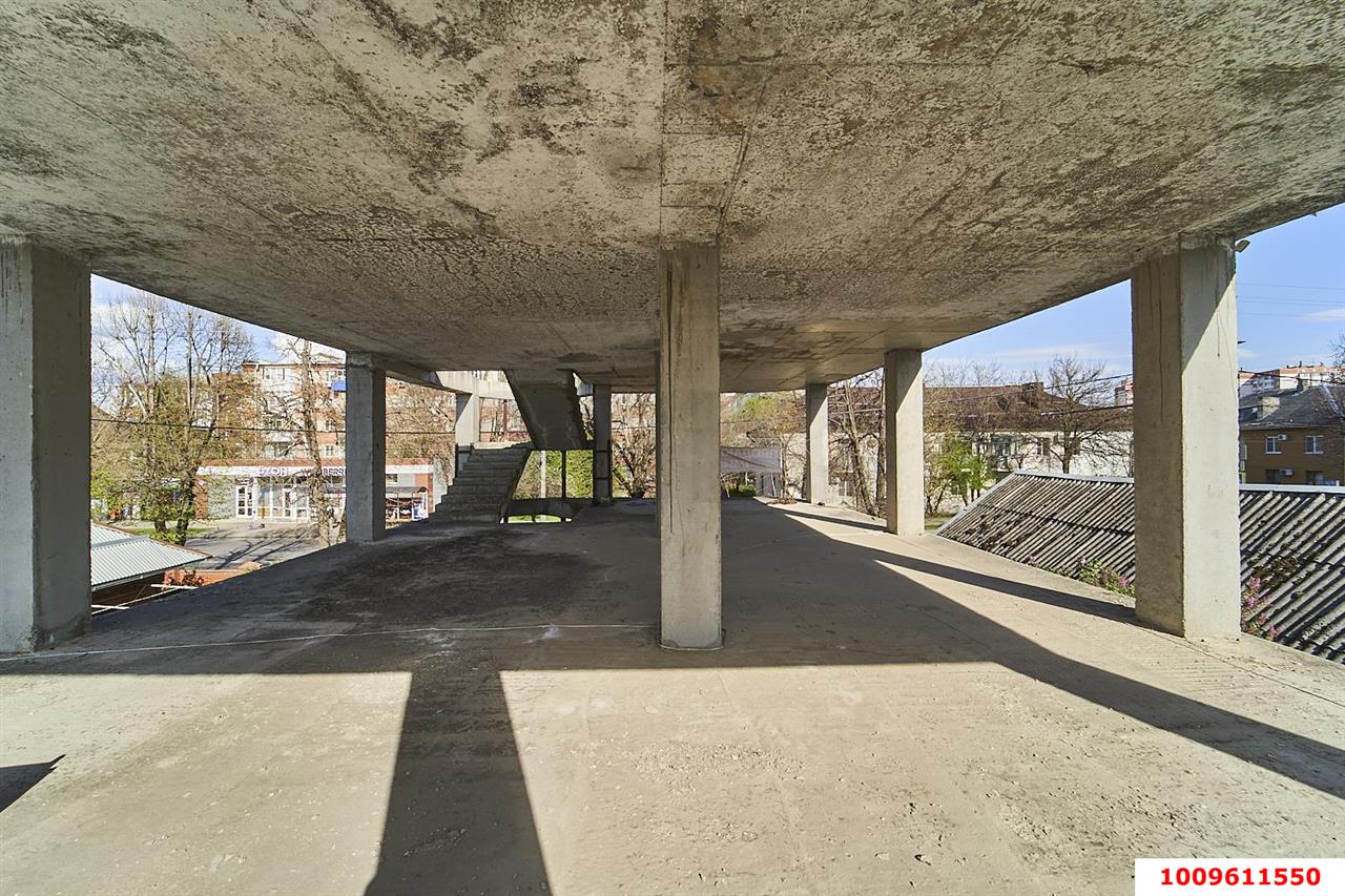 Фото №9: Дом 600 м² + 4 сот. - Краснодар, Западный внутригородской округ, Горогороды, мкр. Центральный, ул. Индустриальная, 83